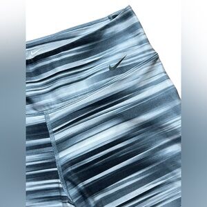 Nike Blue and Gray Patterned cropped Leggings
